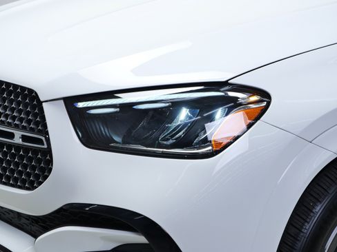 Certified 2025 Mercedes-Benz GLE 450e 4MATIC w/ AMG Line Exterior image 16