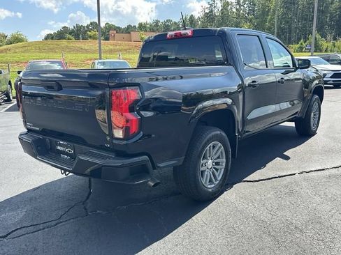 Used 2024 Chevrolet Colorado LT RWD image 8