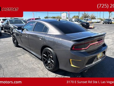 Used 2017 Dodge Charger R/T image 8