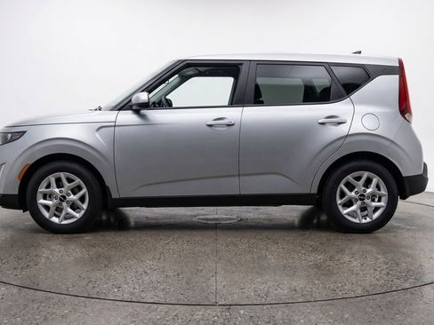Used 2025 Kia Soul LX w/ LX Technology Package FWD image 5