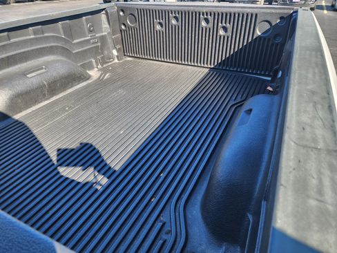 Used 2017 RAM 1500 Classic SLT image 12