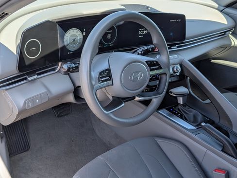 Used 2024 Hyundai Elantra SEL FWD image 14
