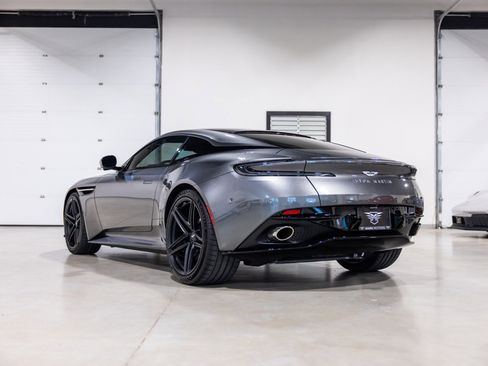 Used 2024 Aston Martin DB12 Coupe image 6