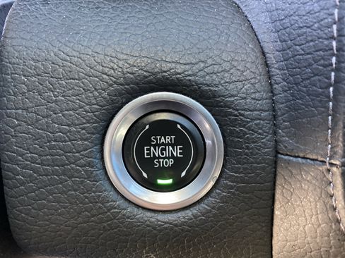 Used 2022 GMC Yukon XL Denali w/ Denali Ultimate Package image 29