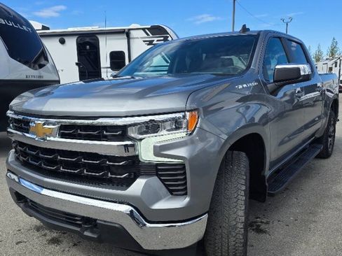 Used 2023 Chevrolet Silverado 1500 LT AWD/4WD image 3