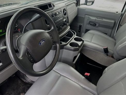 Used 2016 Ford E-350 and Econoline 350 Super Duty image 10