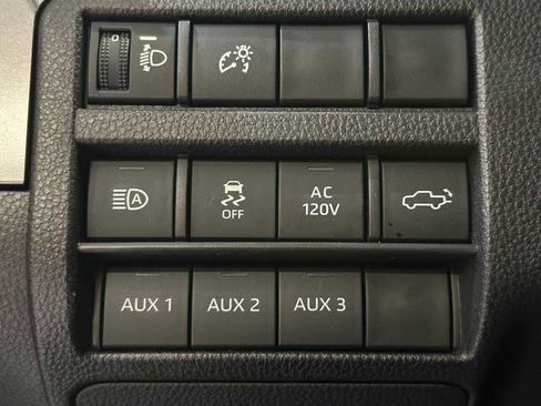 Certified 2025 Toyota Tacoma TRD Off-Road w/ TRD Off Road Premium Package AWD/4WD image 18