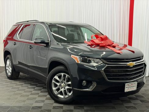 Used 2020 Chevrolet Traverse LT w/ LPO, Floor Liner Package AWD/4WD image 1