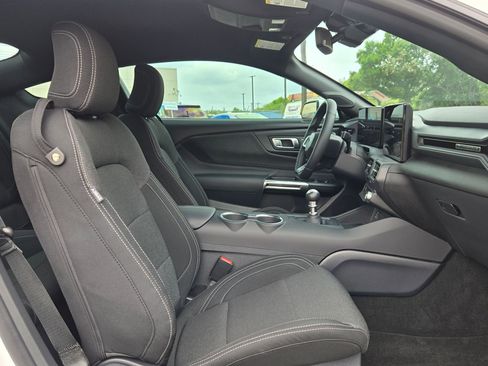 Used 2025 Ford Mustang GT RWD image 24