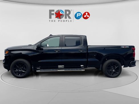 Used 2023 Chevrolet Silverado 1500 Custom AWD/4WD image 2