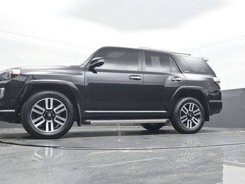 Used 2020 Toyota 4Runner Limited image 31