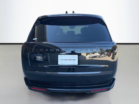 New 2025 Land Rover Range Rover Long Wheelbase SE image 4