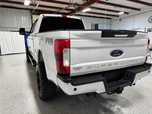 Used 2019 Ford F250 XLT w/ XLT Premium Package image 7