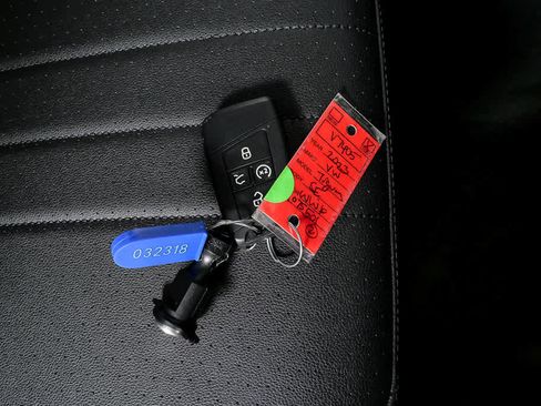 Certified 2023 Volkswagen Tiguan SE FWD image 26