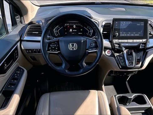 Used 2021 Honda Odyssey Touring image 5
