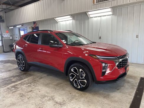 New 2026 Chevrolet Trax RS w/ Driver Confidence Package FWD image 3
