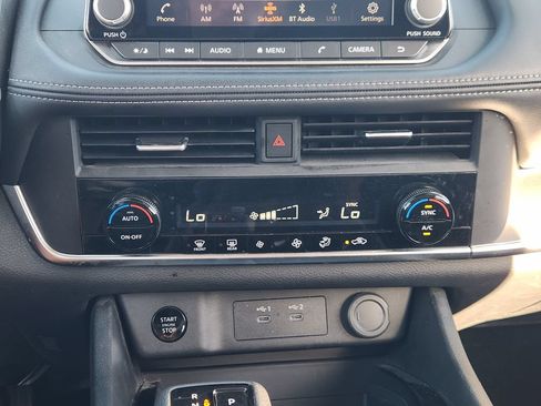 Used 2024 Nissan Rogue SV FWD image 13
