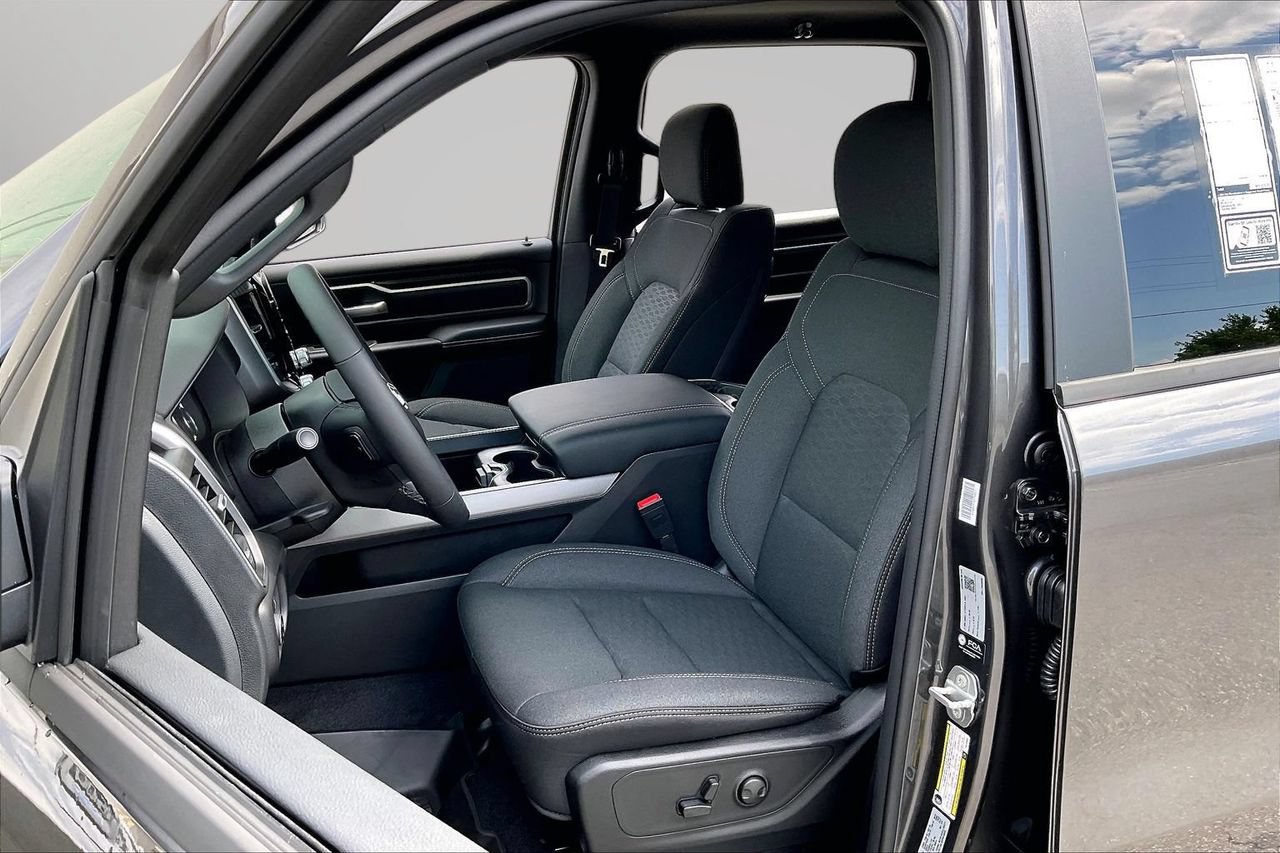 New 2026 RAM 1500 Big Horn AWD/4WD image 17