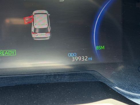 Certified 2025 Toyota RAV4 XLE AWD/4WD image 17