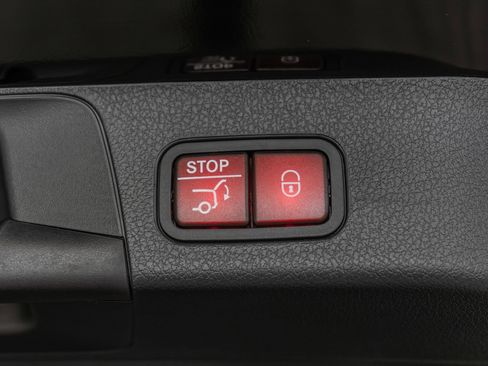 Certified 2026 Mercedes-Benz GLB 250 4MATIC image 35