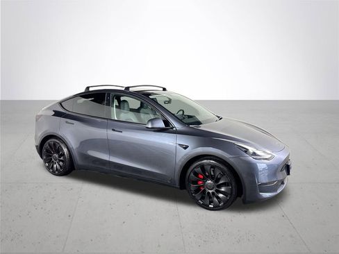 Used 2022 Tesla Model Y Performance image 4