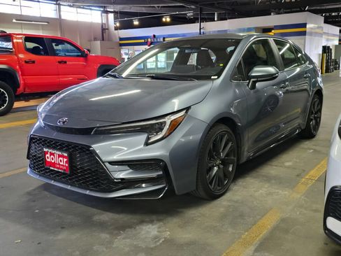 Used 2025 Toyota Corolla SE w/ SE Premium Package FWD image 1