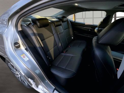 Used 2016 Lexus ES 350 w/ Navigation System Package image 24