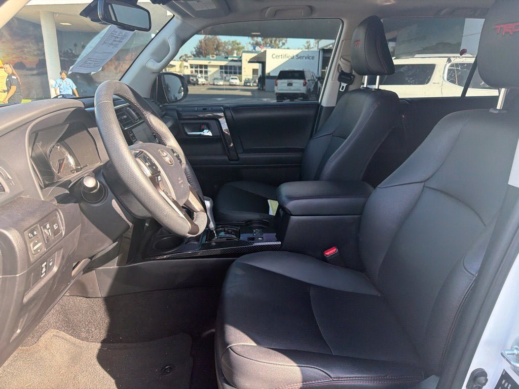 Used 2022 Toyota 4Runner TRD Off-Road Premium w/ Moonroof Package AWD/4WD image 10