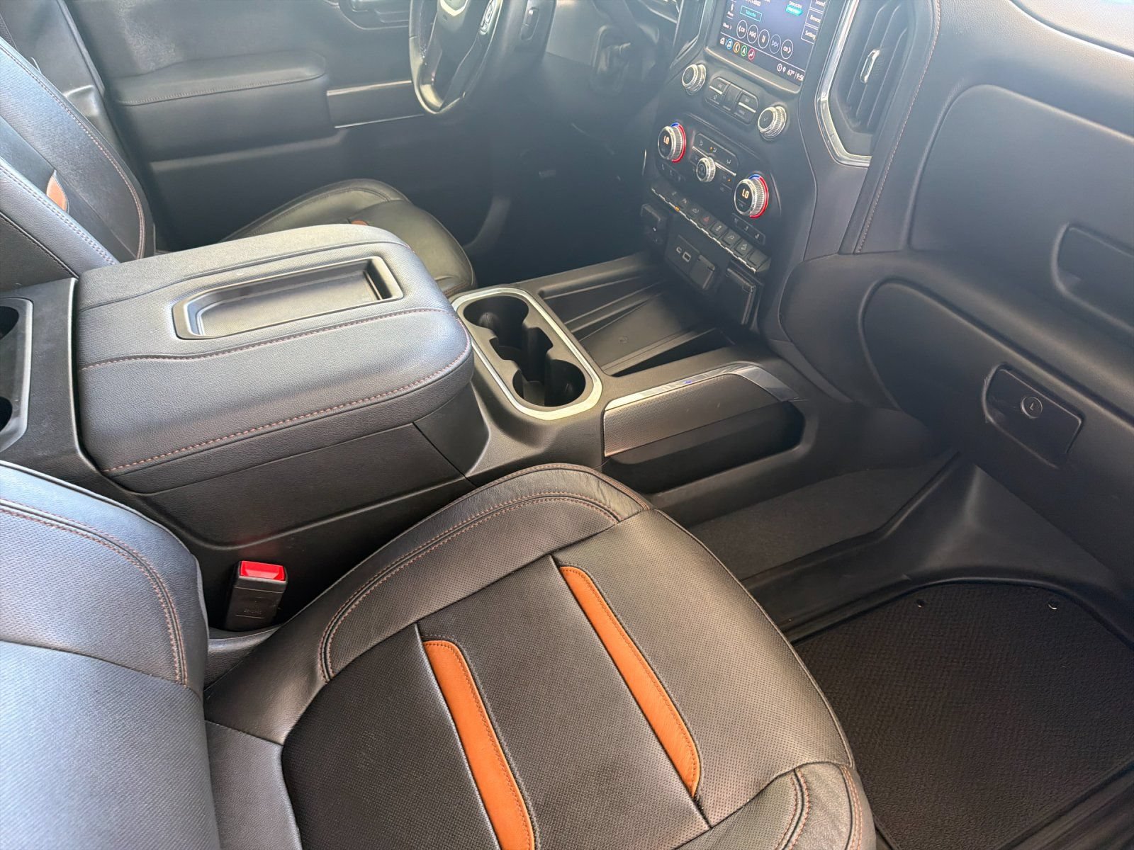 Used 2022 GMC Sierra 2500 AT4 w/ AT4 Premium Plus Package AWD/4WD image 16