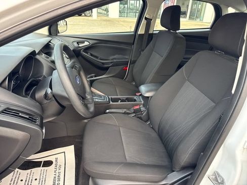Used 2018 Ford Focus SE FWD image 22