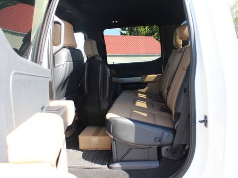 Used 2025 Ford F350 Lariat w/ Lariat Ultimate Package AWD/4WD image 9
