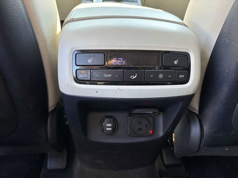 Used 2022 Hyundai Palisade SEL w/ 8P Bench Seat Package FWD image 22
