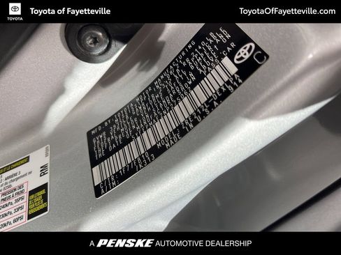 Used 2022 Toyota Corolla LE image 32