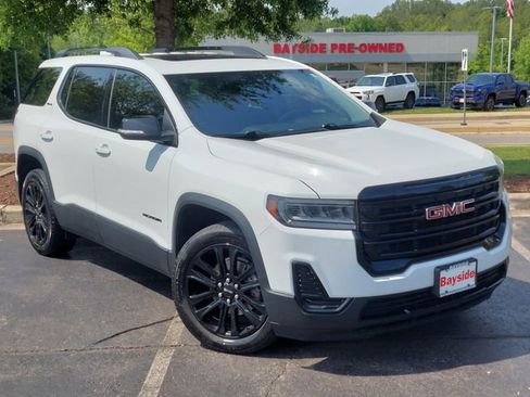 Used 2023 GMC Acadia SLE w/ Driver Convenience Package FWD image 2