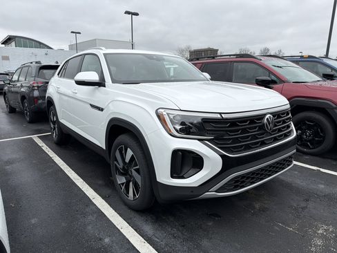 New 2026 Volkswagen Atlas Cross Sport SE AWD/4WD image 2