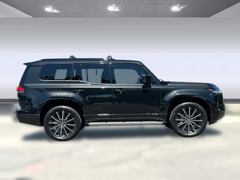 Used 2025 Lexus GX 550 w/ Accessory Package (2T) AWD/4WD image 7