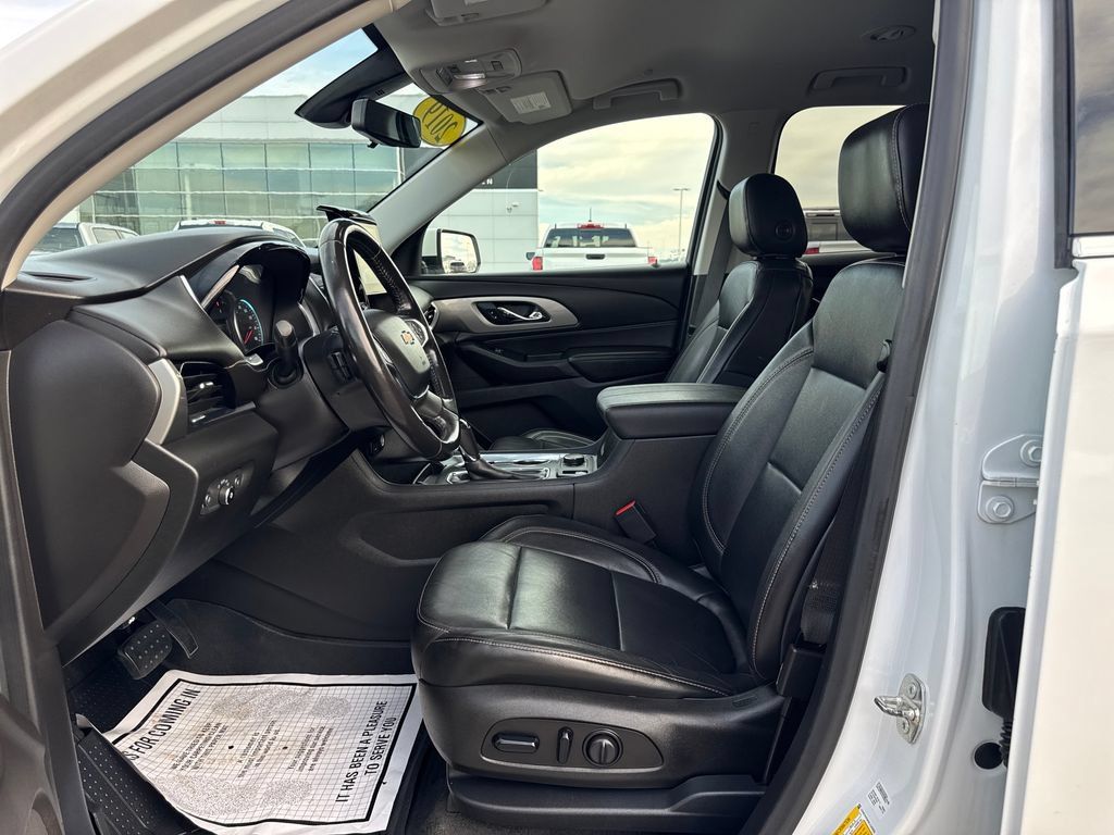 Used 2019 Chevrolet Traverse LT w/ LT Premium Package AWD/4WD image 33