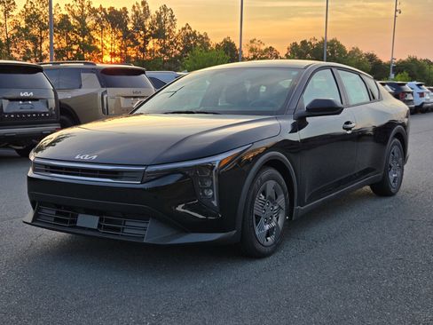 New 2026 Kia K4 FWD image 3