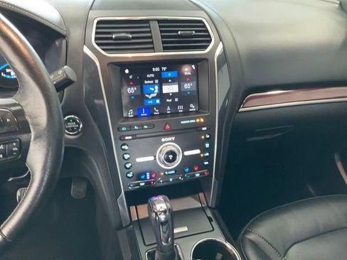 Used 2019 Ford Explorer Platinum AWD/4WD image 13