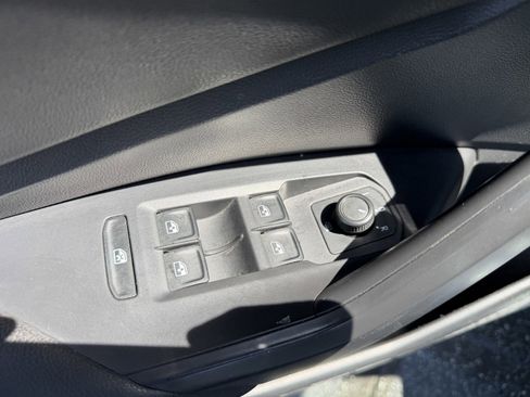 Used 2019 Volkswagen Jetta R-Line w/ R-Line Cold Weather Package FWD image 18