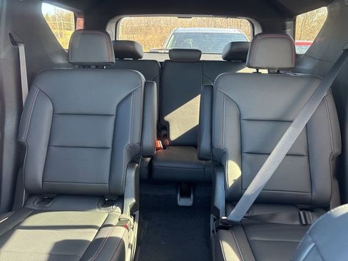 New 2026 Chevrolet Traverse Z71 w/ Enhanced Driving Package image 8