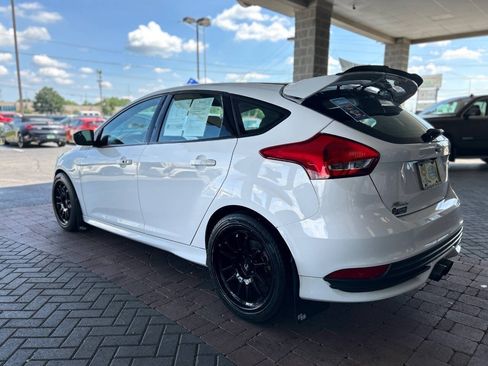 Used 2017 Ford Focus ST FWD image 9