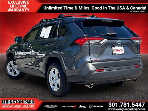 Used 2021 Toyota RAV4 XLE w/ Convenience Package AWD/4WD image 4
