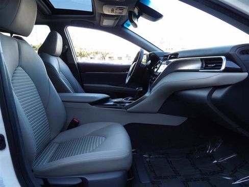 Used 2018 Toyota Camry SE image 13