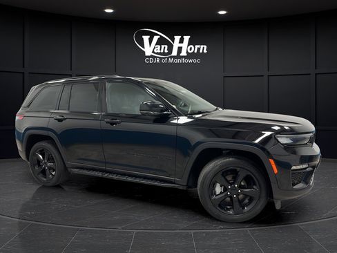 Used 2024 Jeep Grand Cherokee Limited w/ Luxury Tech Group II AWD/4WD image 1