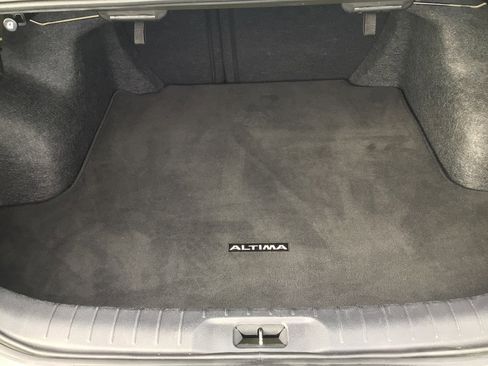 Used 2024 Nissan Altima 2.5 SV w/ SV Premium Package image 16