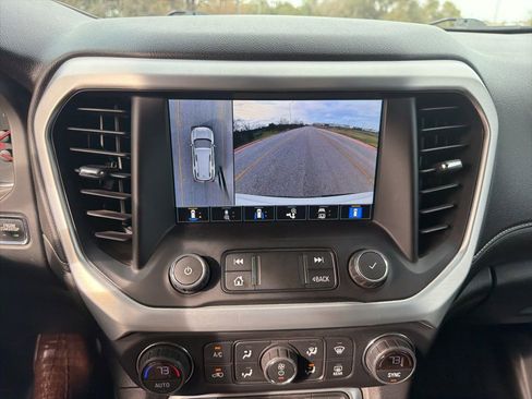 Used 2021 GMC Acadia SLT w/ Technology Package image 10