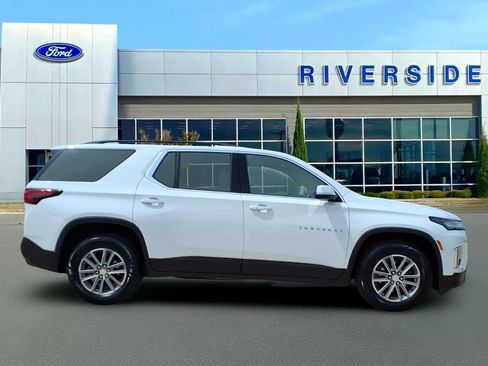 Used 2023 Chevrolet Traverse LT FWD image 8