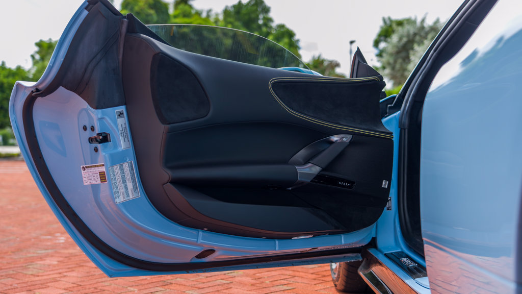 Used 2025 Ferrari SF90 Spider AWD/4WD image 13