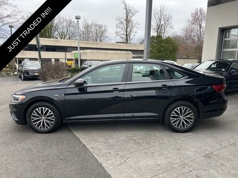 Used 2019 Volkswagen Jetta SEL image 2